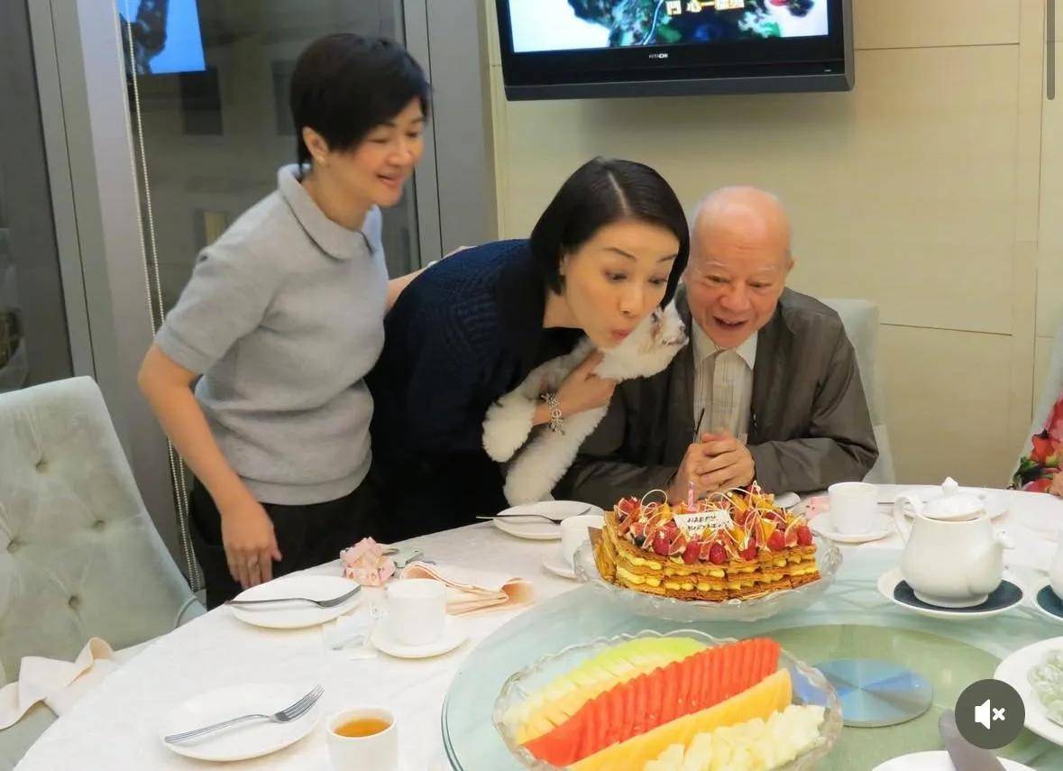 田启文独家披露：影星吴君如的父亲夏春秋葬礼 将由其弟弟202