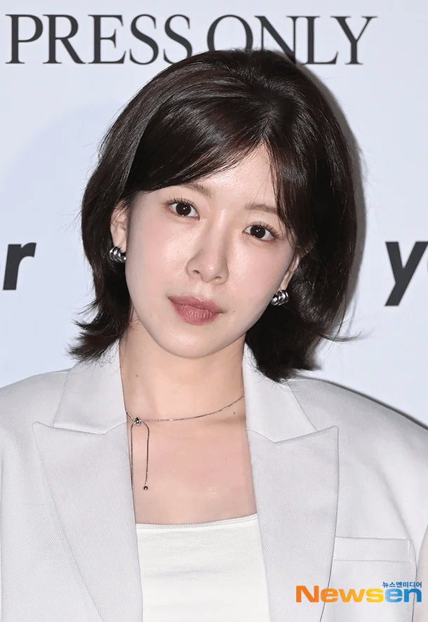 韩人气女星亮相首尔时装周，“冬日女战士”造型吸睛 插图3
