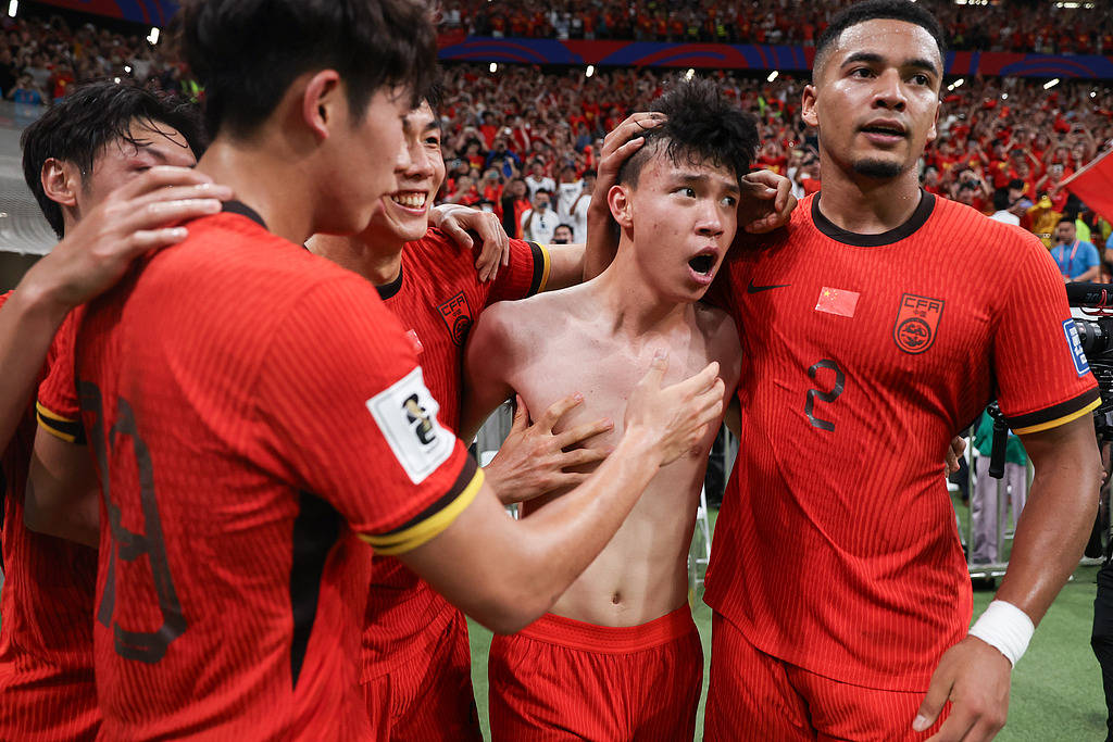 王钰栋点射绝杀，国足1-0胜巴林，展望2030年世界杯